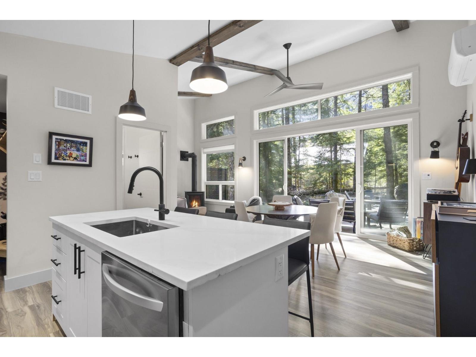 2 Bed, 1 Bath House for Sale in Hope – SVE10 OLD HOPE PRINCETON HIGHWAY, Sunshine Valley – MLS# R3154828 - Image 2