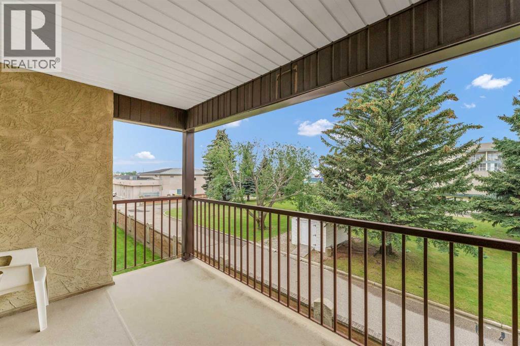 3090 15 Avenue Southeast - Photo 18
