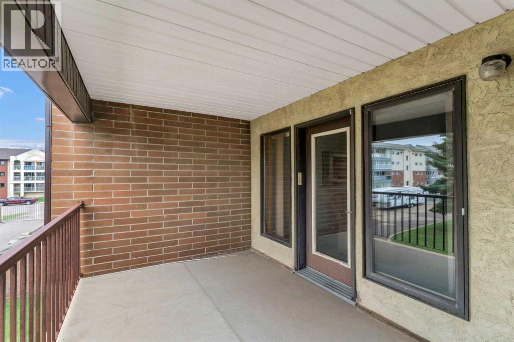 #208 3090 15 Avenue SE - 20
