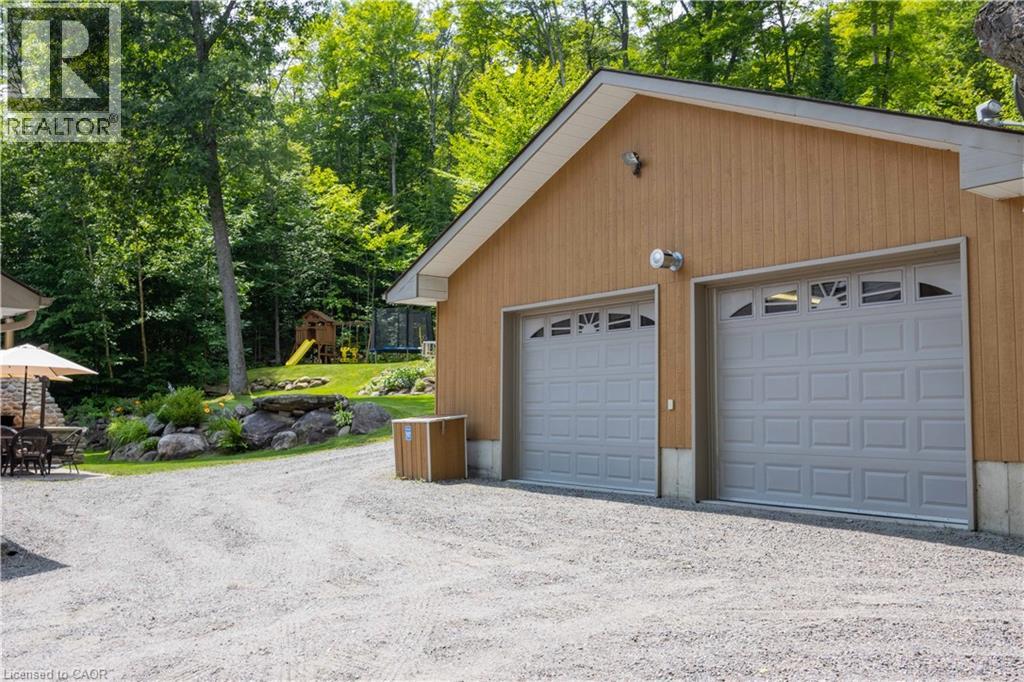 165 LAKESHORE Drive - Image 17