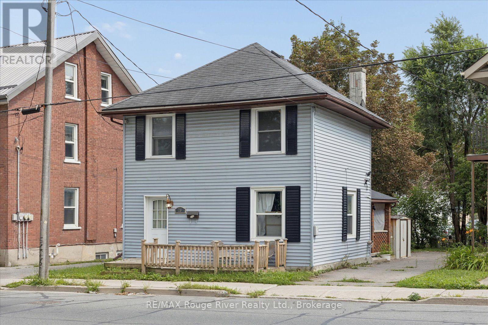79 PARKHILL ROAD W