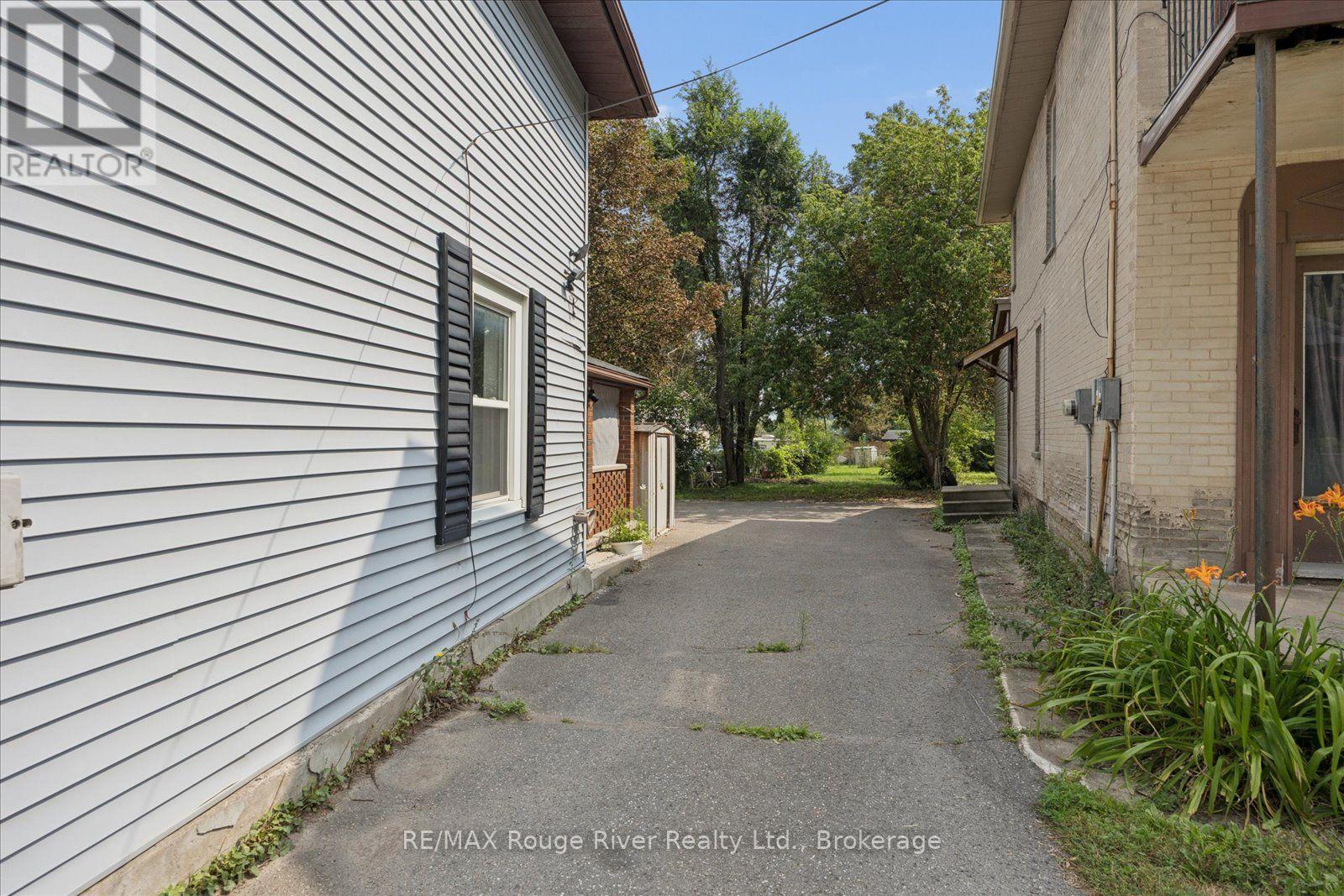 79 PARKHILL ROAD W - 30