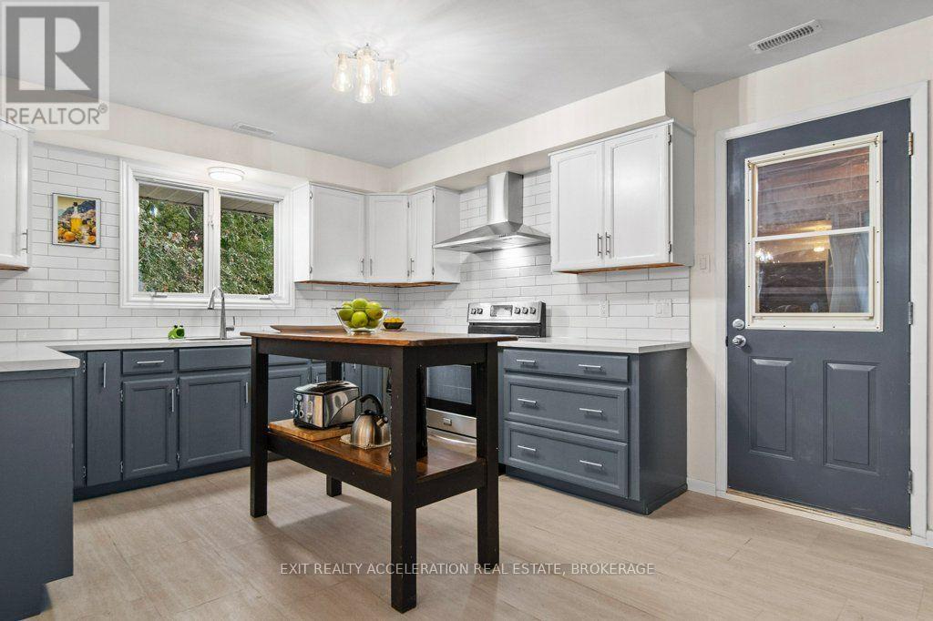 28 SOUTHCREST DRIVE - 12