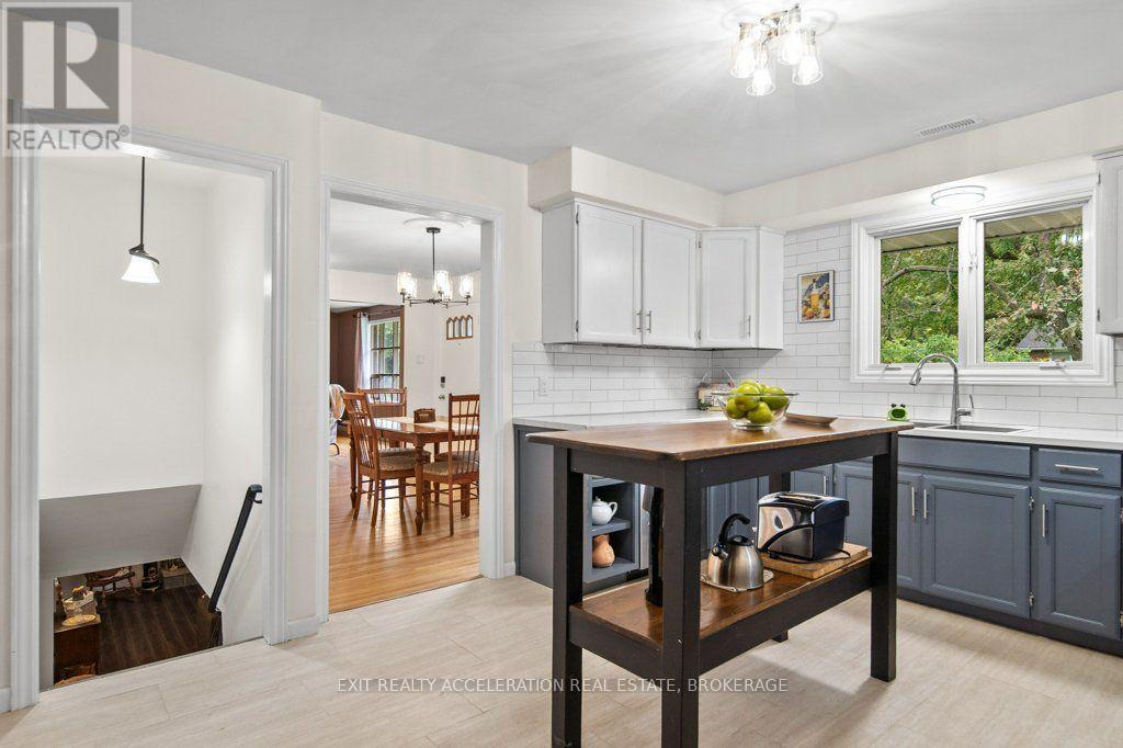 28 SOUTHCREST DRIVE - 13