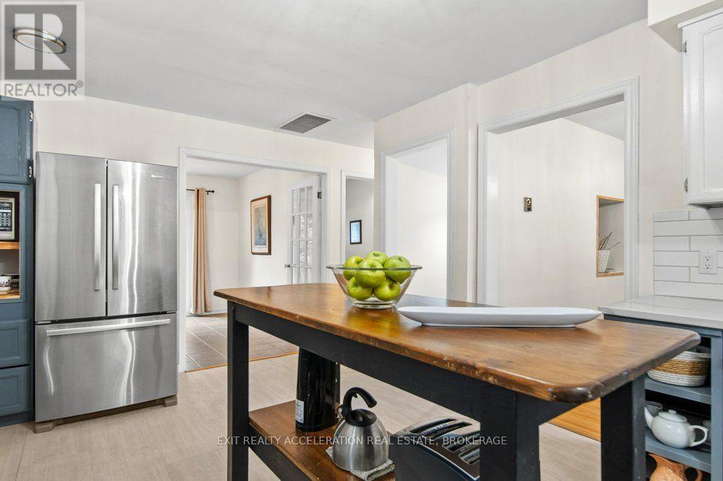 28 SOUTHCREST DRIVE - 14