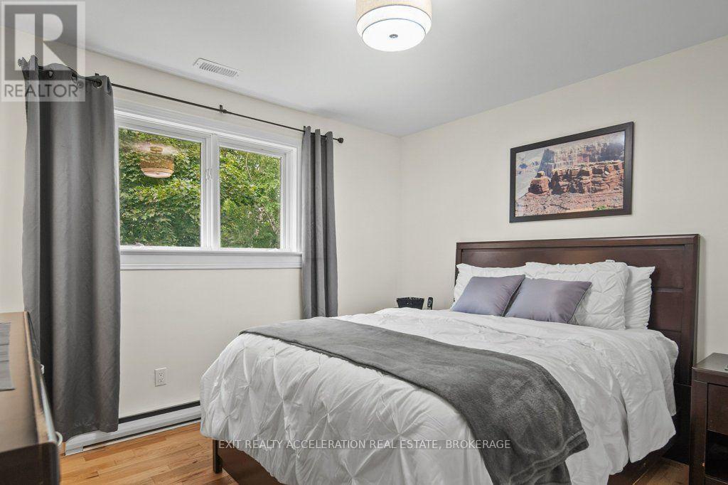 28 SOUTHCREST DRIVE - Image 16