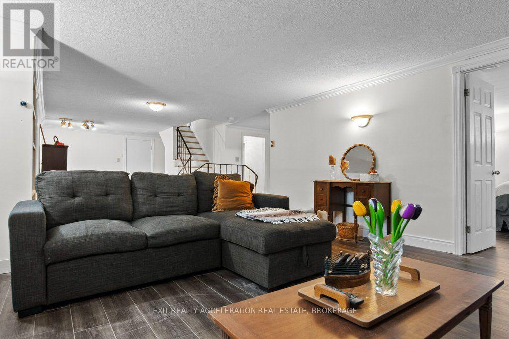 28 SOUTHCREST DRIVE - Image 21