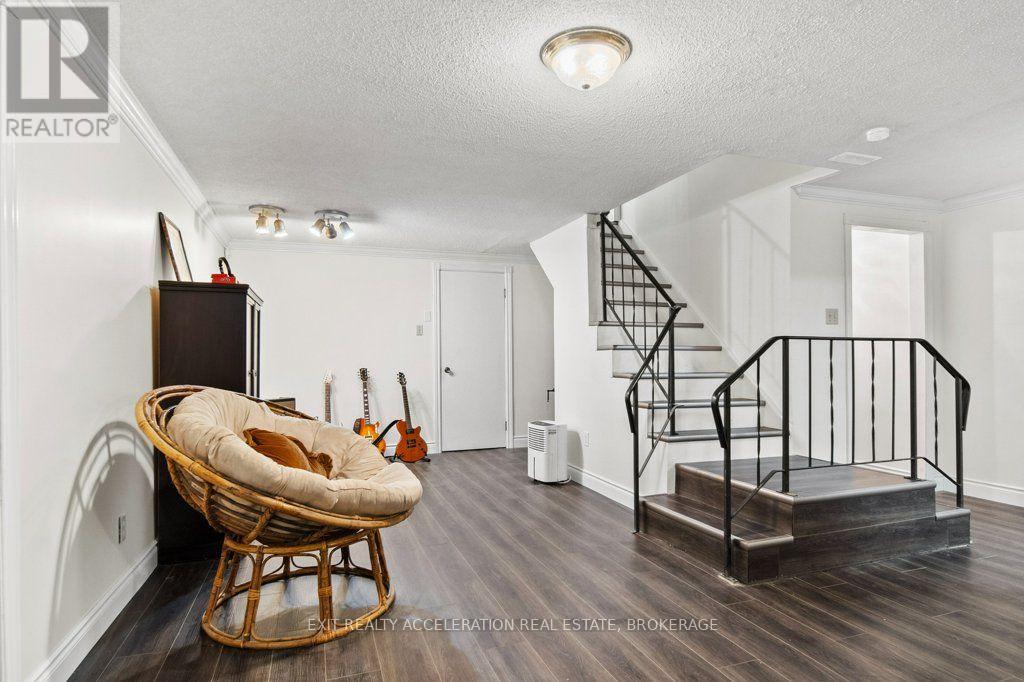 28 SOUTHCREST DRIVE - Image 22