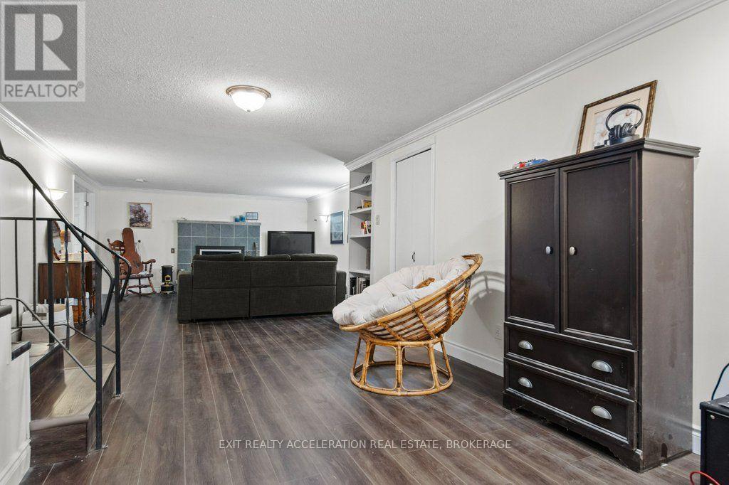 28 SOUTHCREST DRIVE - Image 23