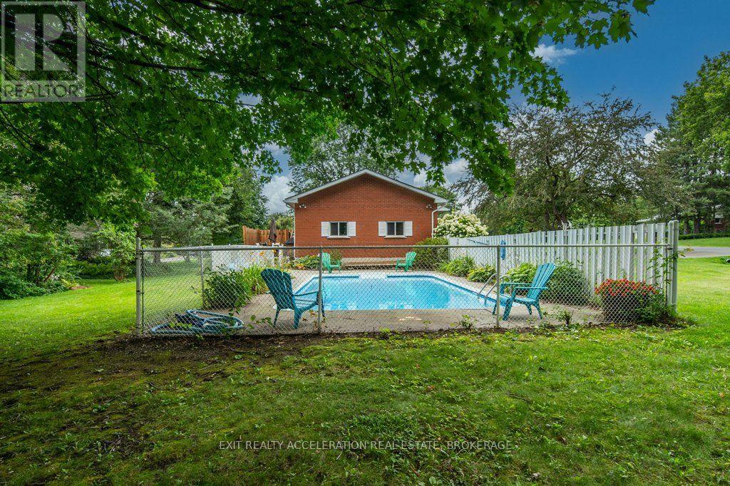 28 SOUTHCREST DRIVE - 33