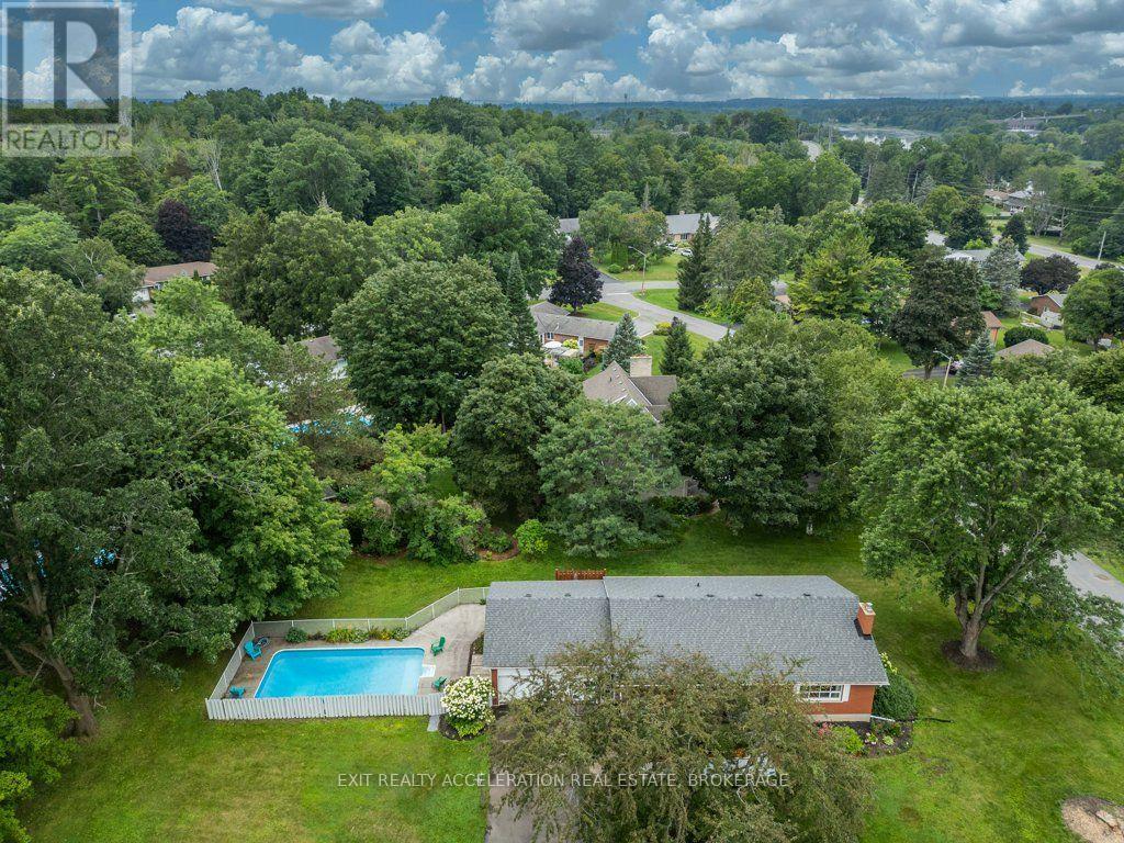 28 SOUTHCREST DRIVE - 40