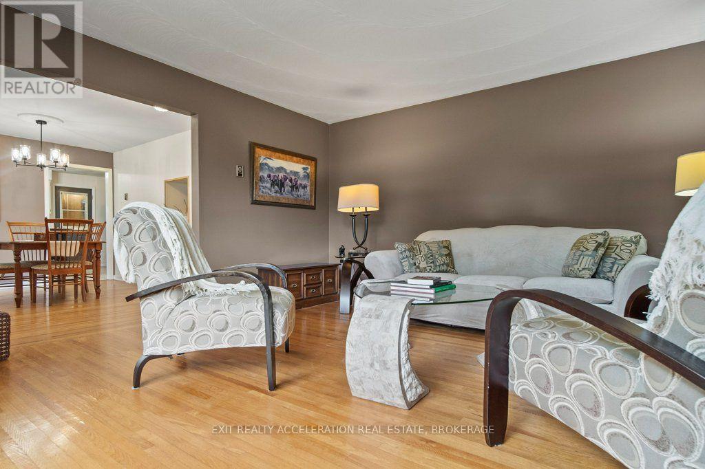 28 SOUTHCREST DRIVE - Image 9