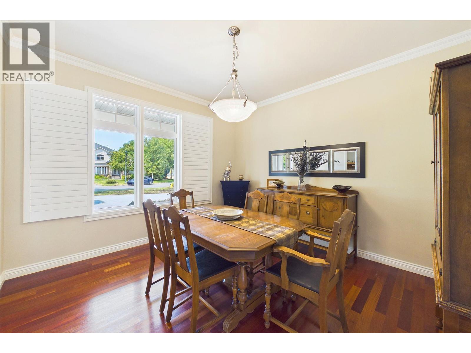 4335 Lysons Crescent - 20