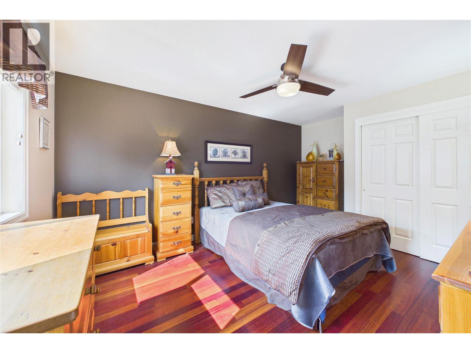 4335 Lysons Crescent - 34
