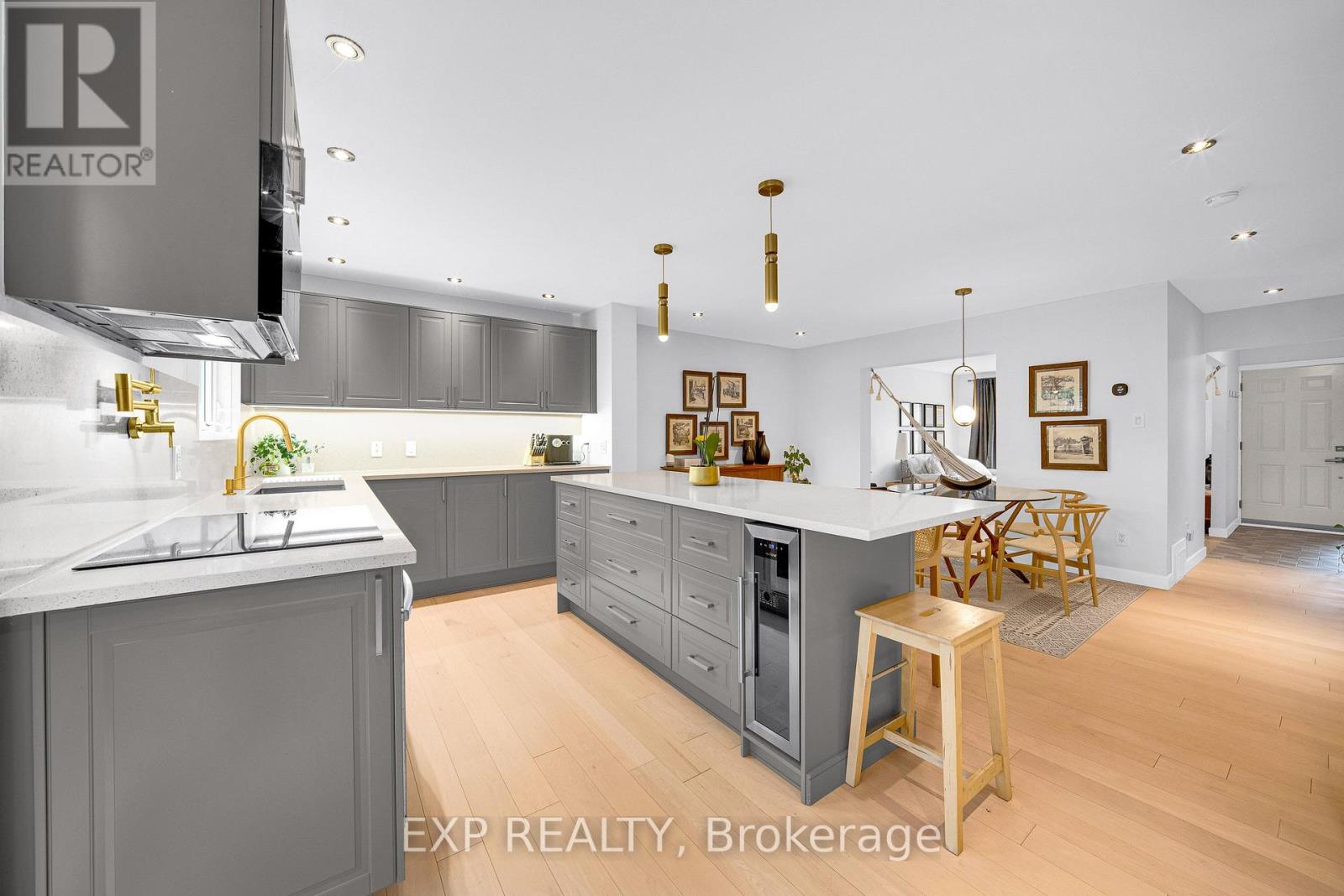 #4 21 MIDLAND CRESCENT - 15