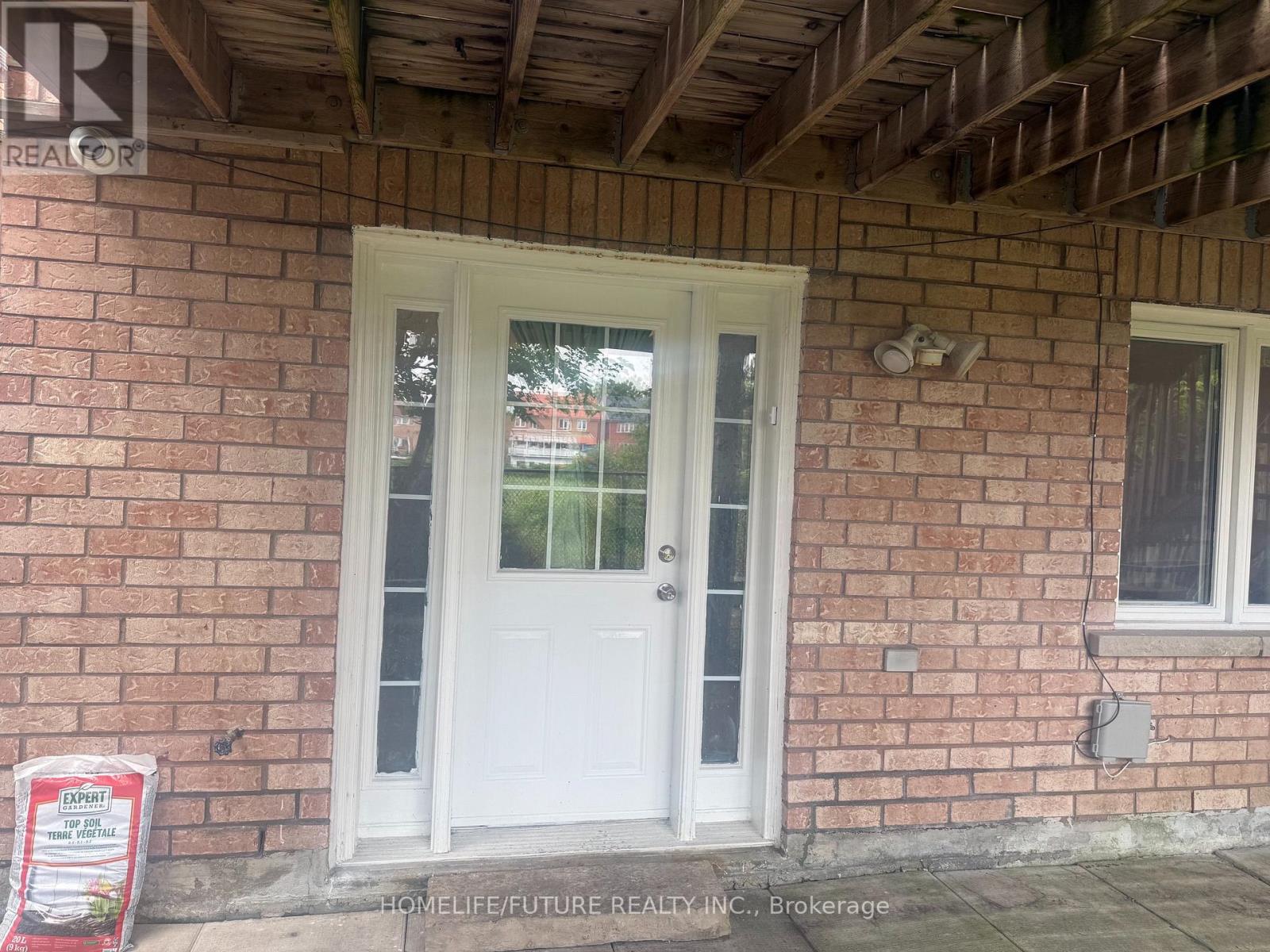 Photo of 92 Knotwood Crescent