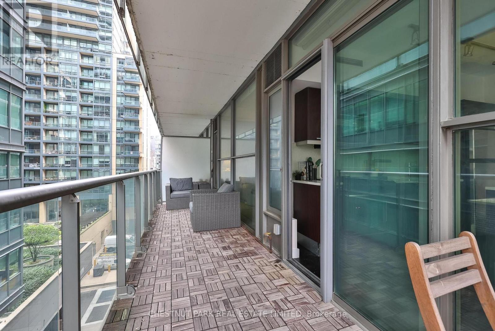 #611 25 OXLEY STREET - 22