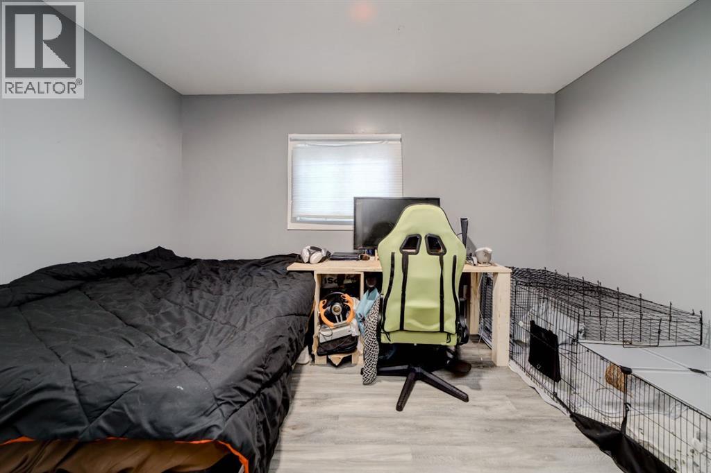 222 McEwan Street - 32