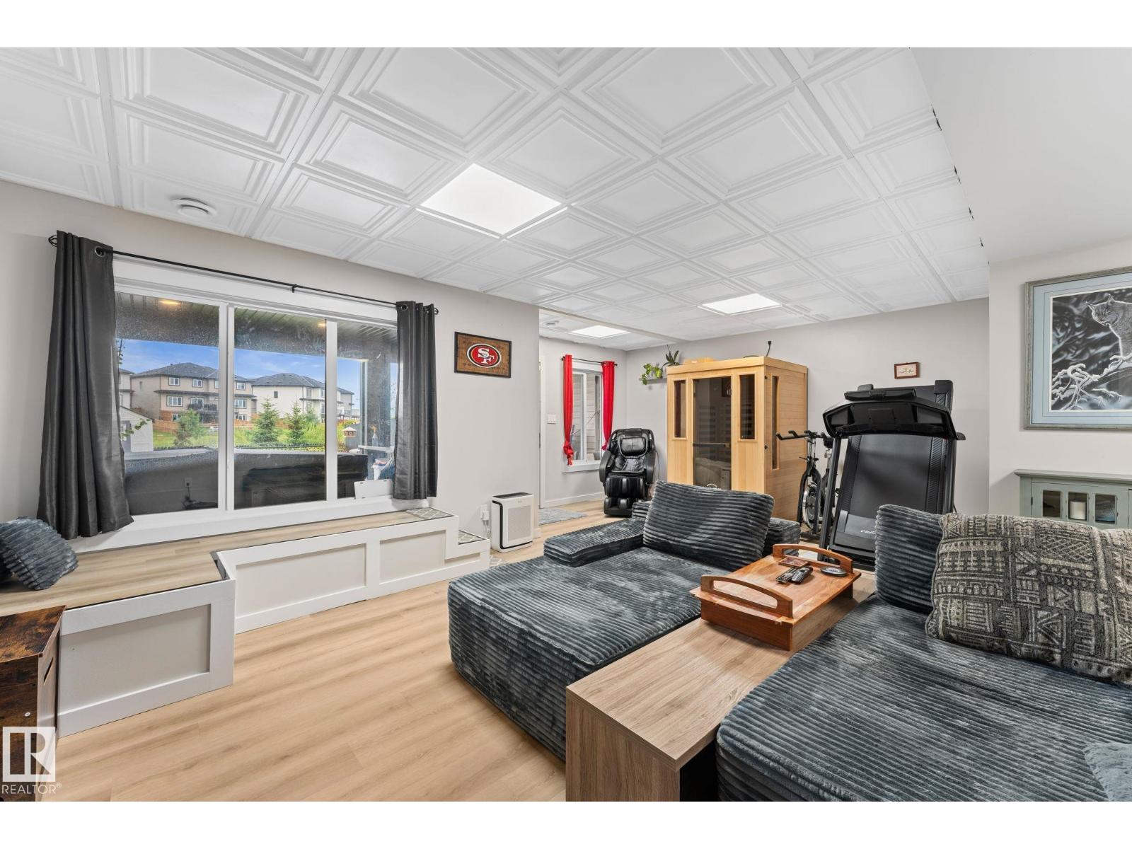 52 AVERY CV - 47