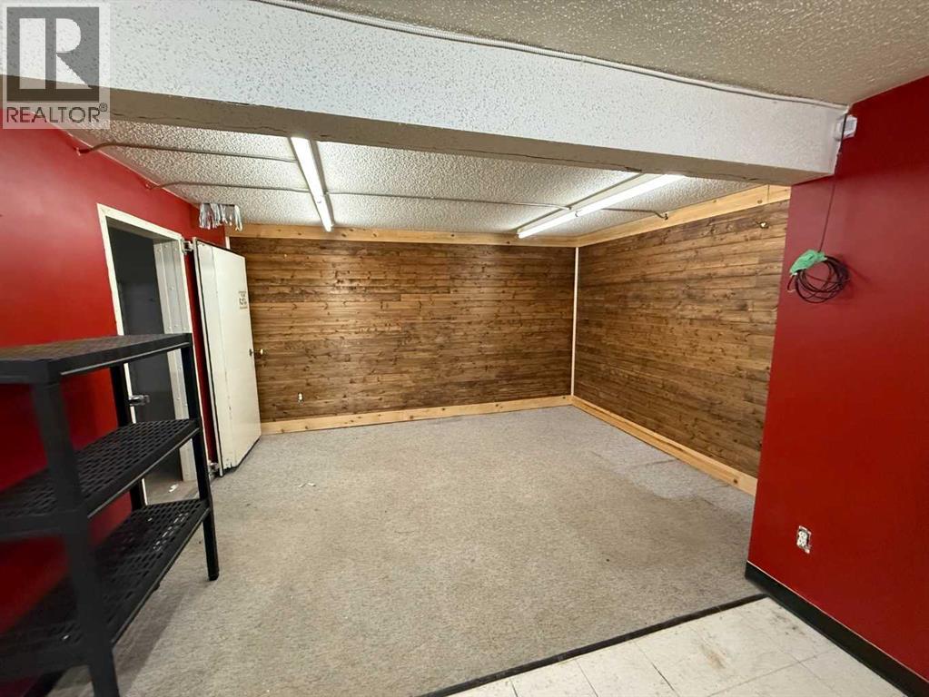 4934 50 Avenue - Photo 25