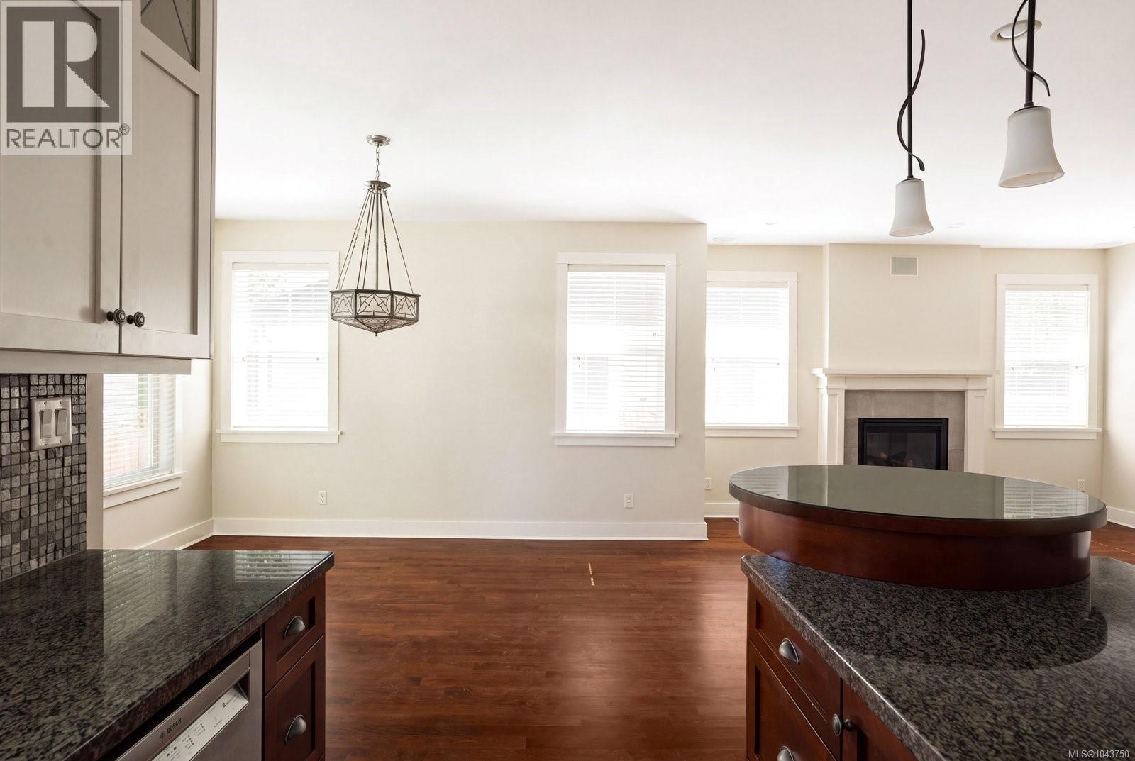  1327 Transit Road, Oak Bay