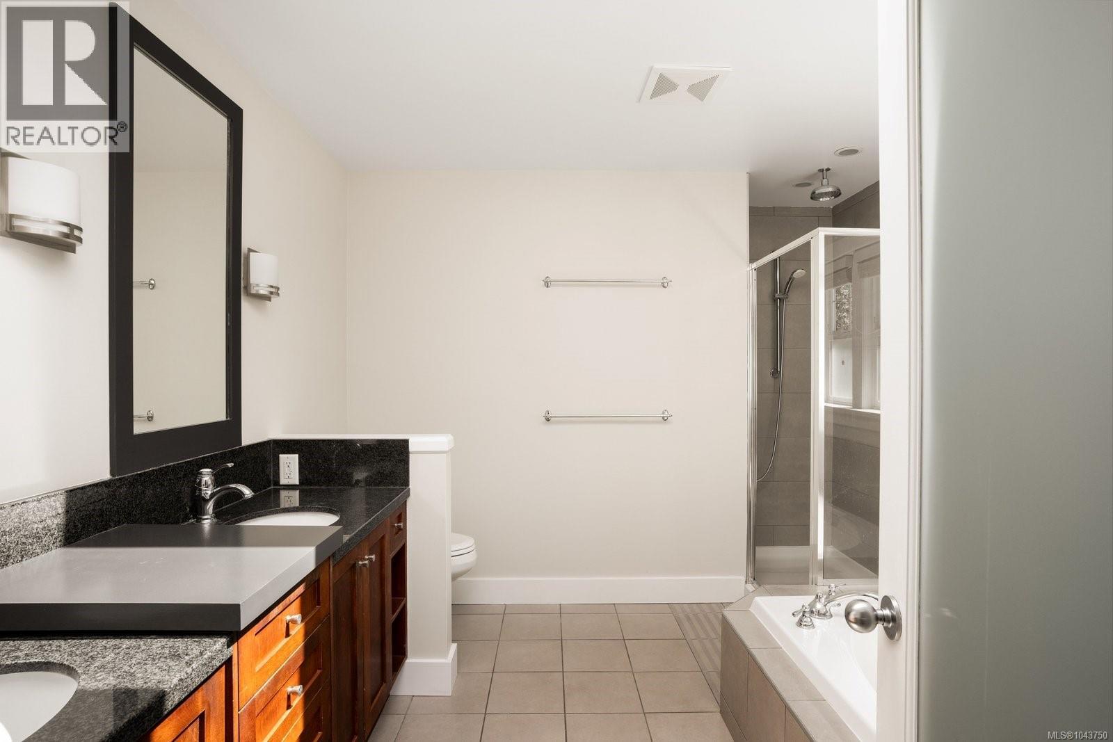  1327 Transit Road, Oak Bay