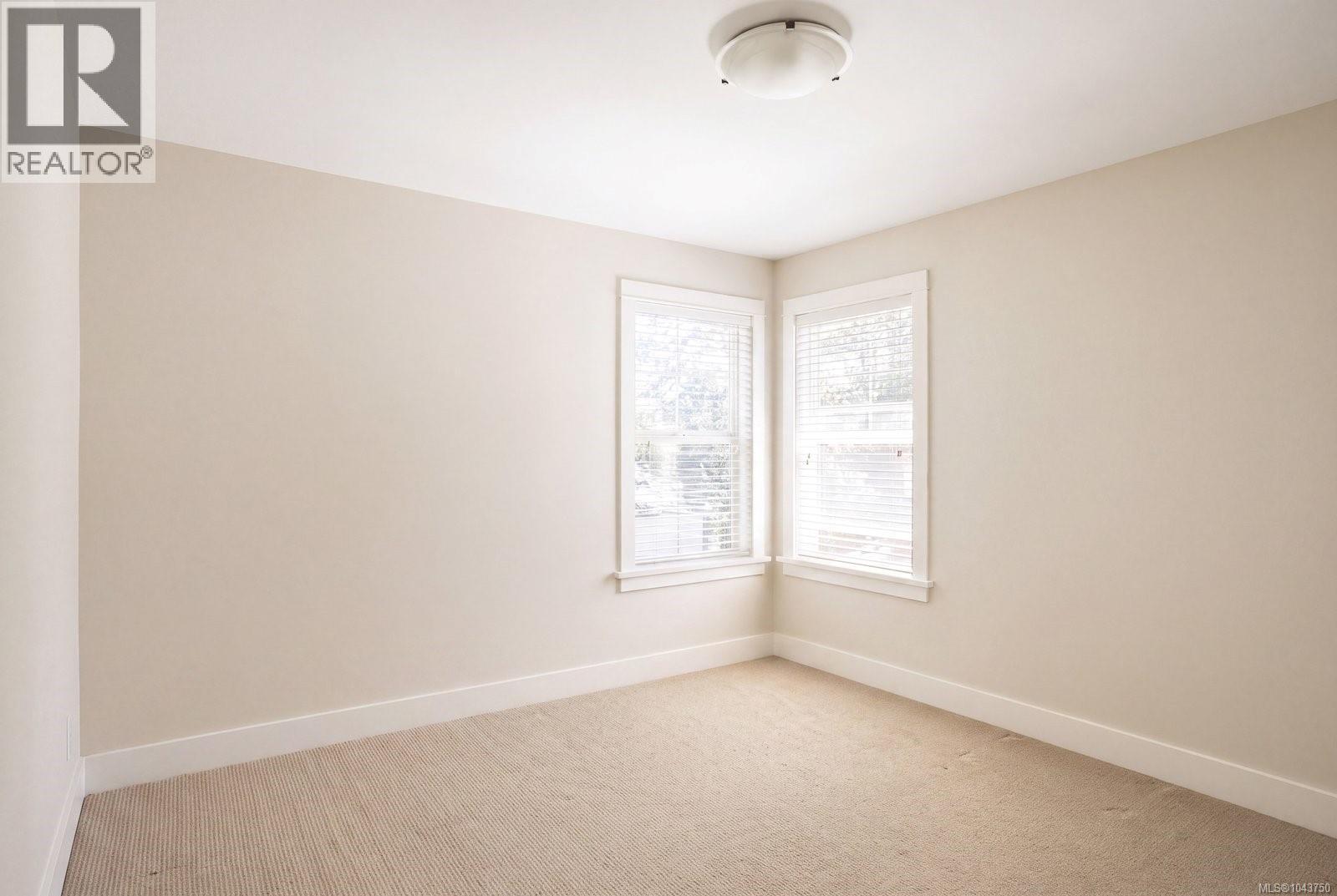  1327 Transit Road, Oak Bay