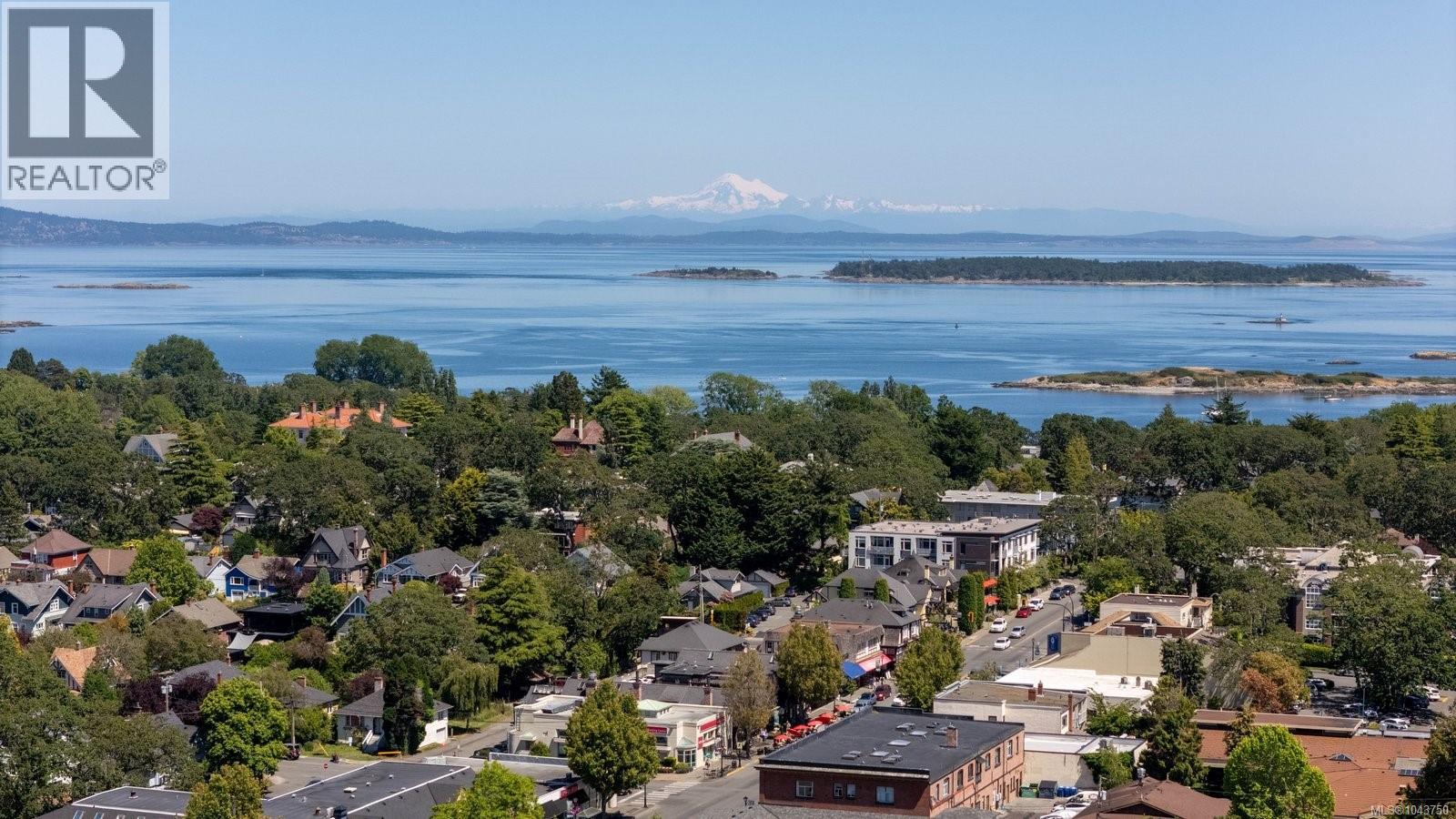  1327 Transit Road, Oak Bay