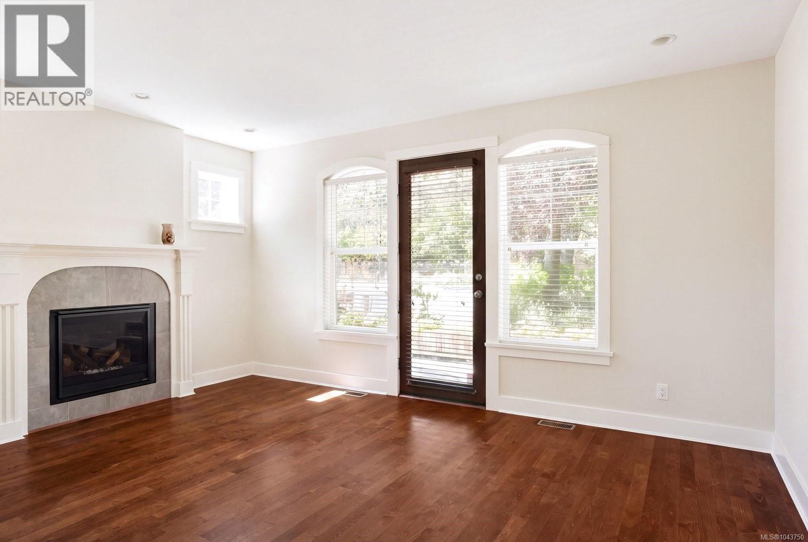  1327 Transit Road, Oak Bay
