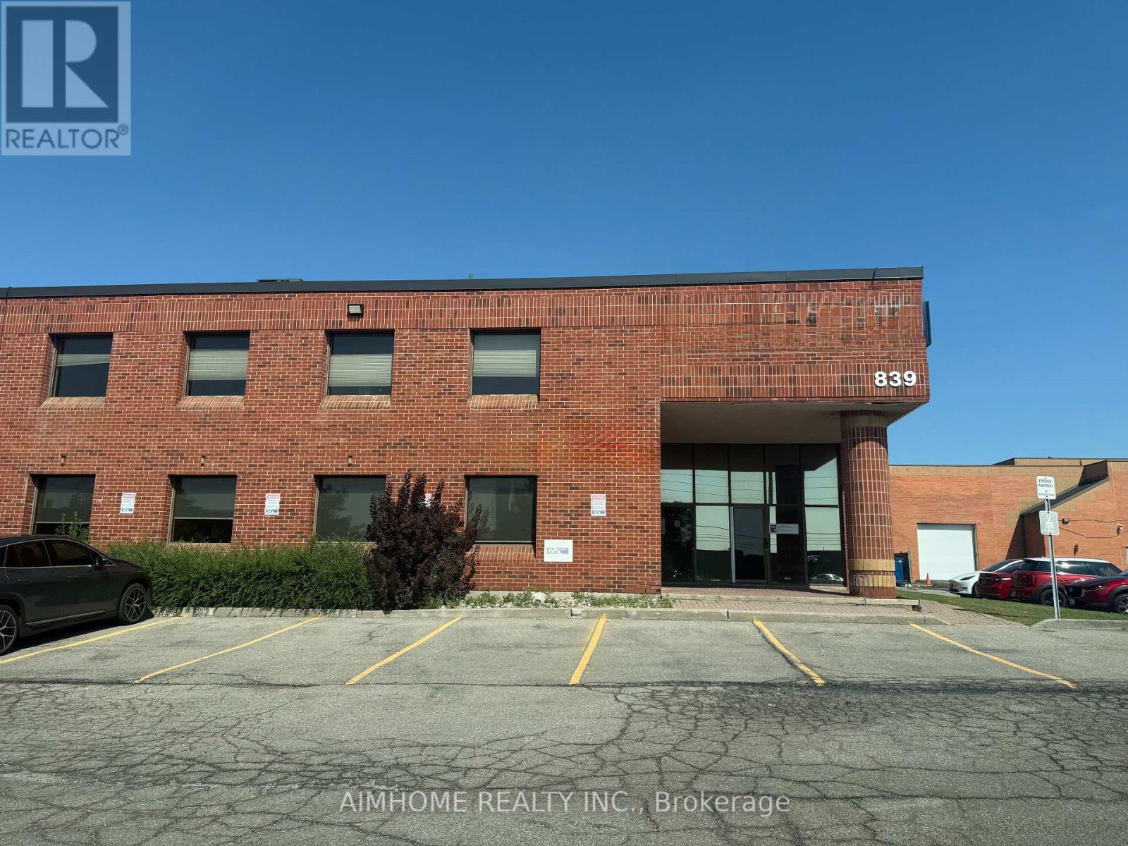 MAIN FL - 839 CENTRAL PARKWAY W