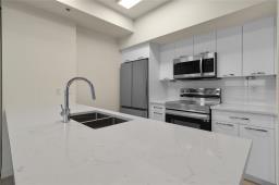 110 60 Philip Lee Drive, Winnipeg, MB R3W0R2 Photo 13