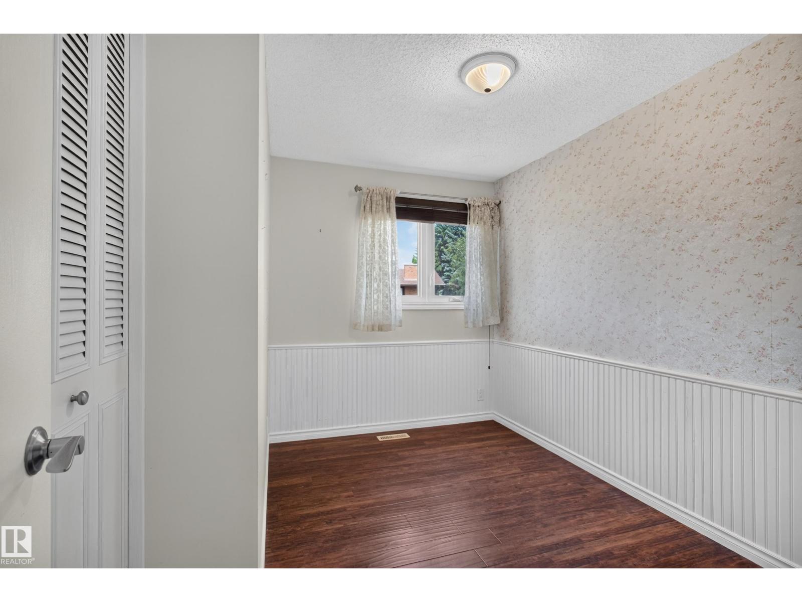 2011 151 Avenue NW - Photo 10