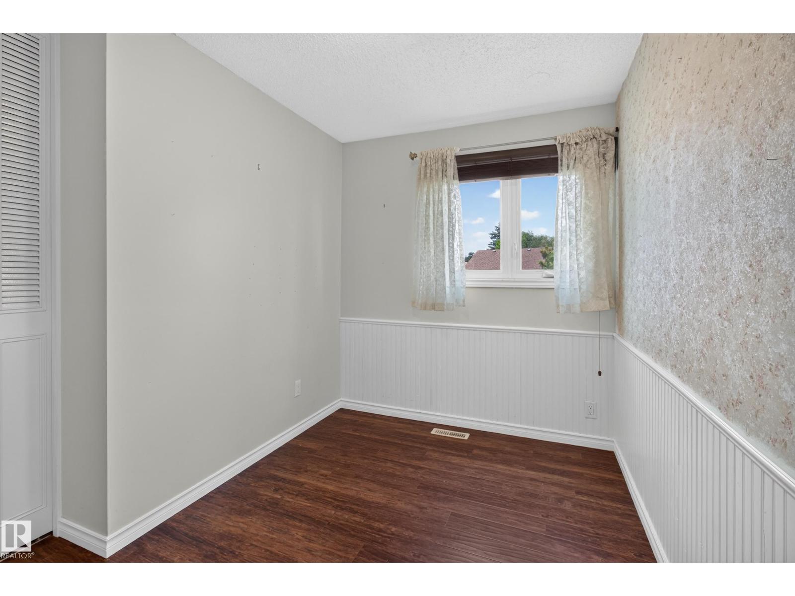 2011 151 Avenue NW - Photo 11