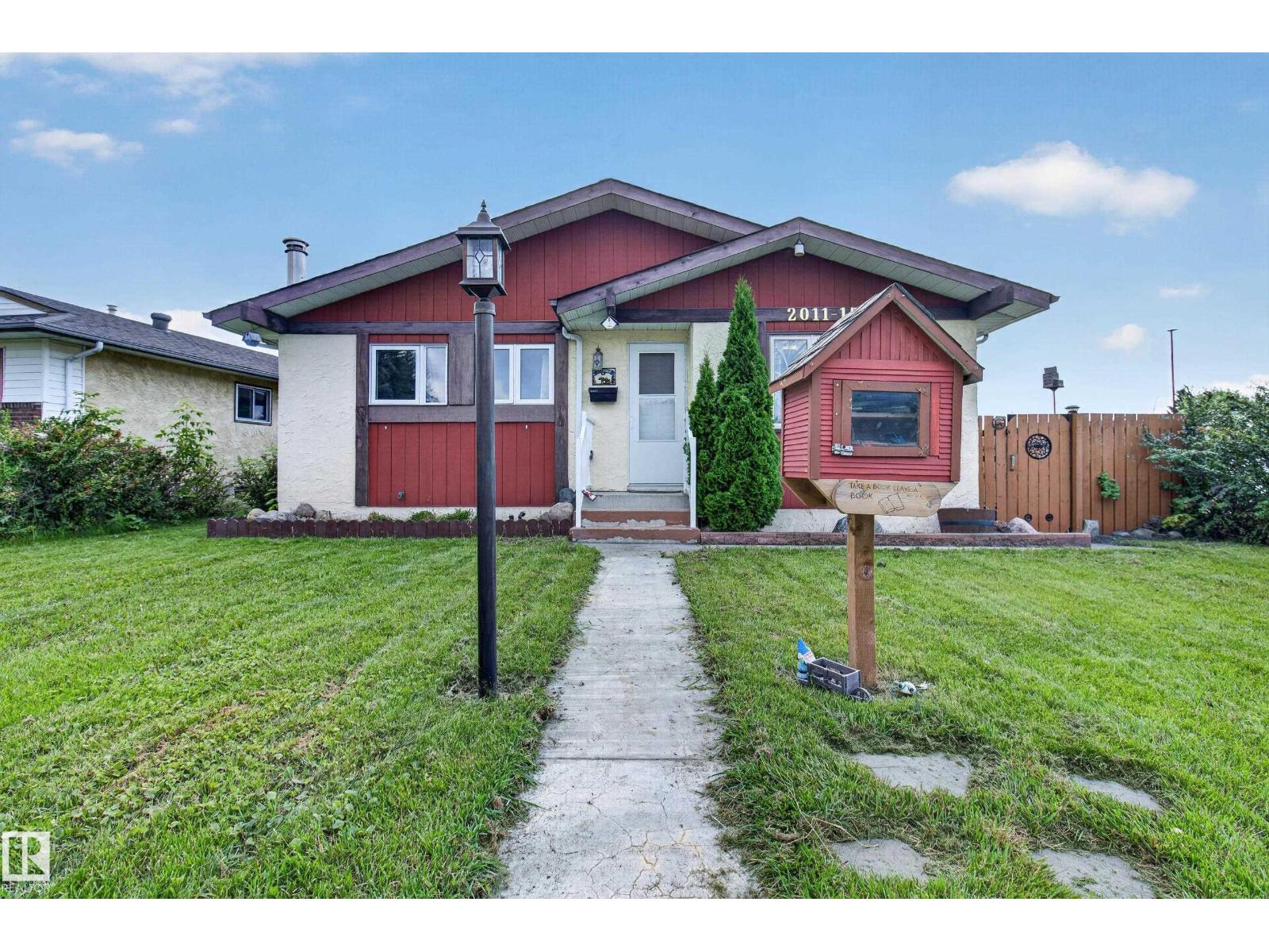 2011 151 AV NW, Fraser, Edmonton photo 2