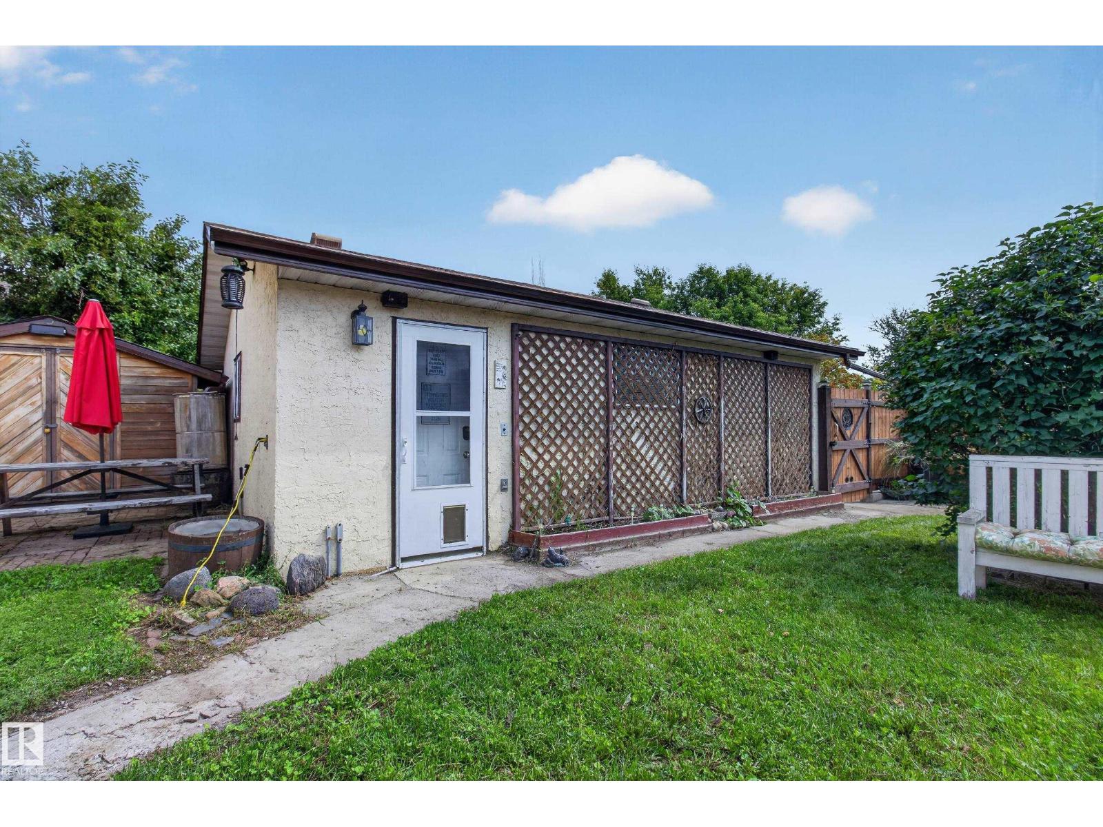 2011 151 Avenue NW - Photo 49