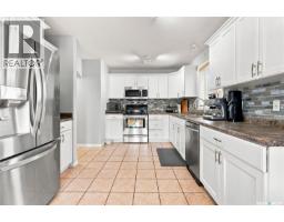 4pc Bathroom - 3010 37th Street W, Saskatoon, SK S7L7H9 Photo 13