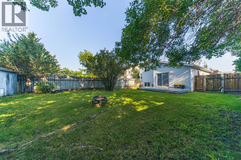 4519 29 Street - 30