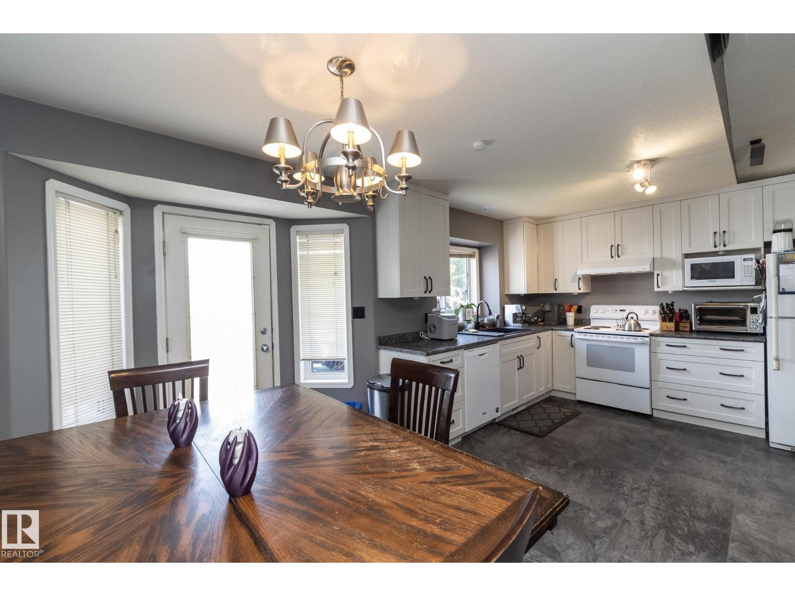 23 DELAGE CR, Deer Ridge (St. Albert), St. Albert photo 4
