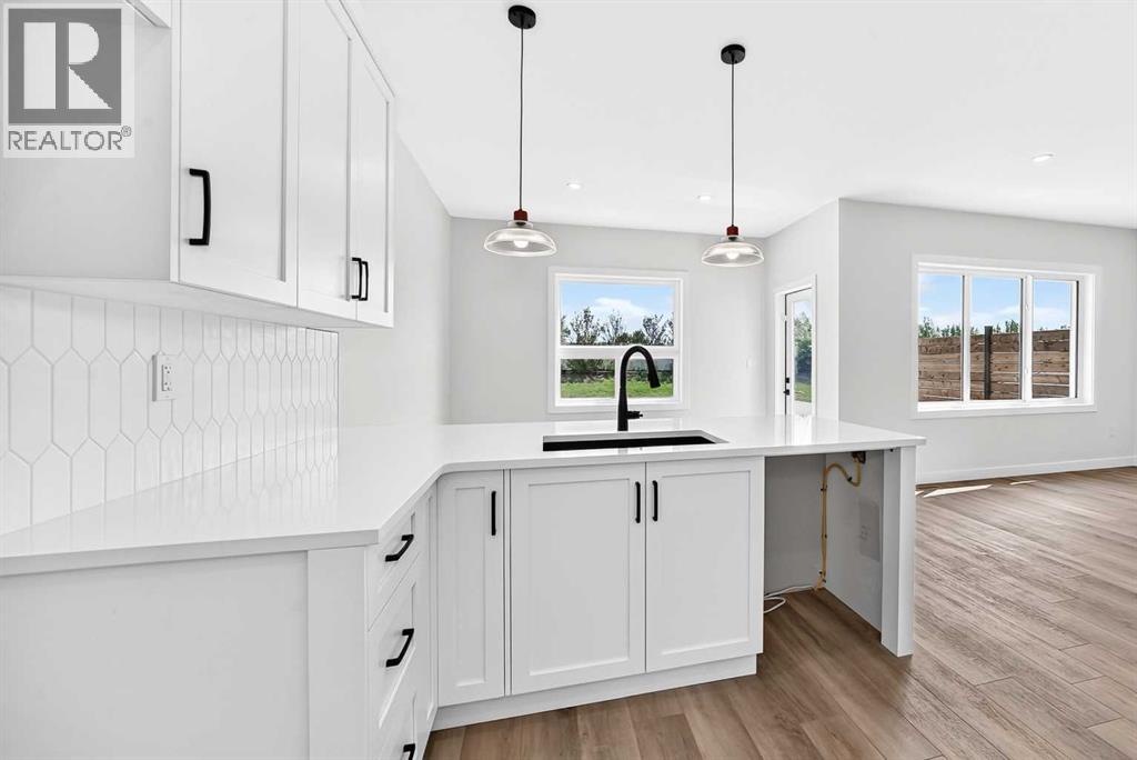 121 Aztec Crescent - Photo 10