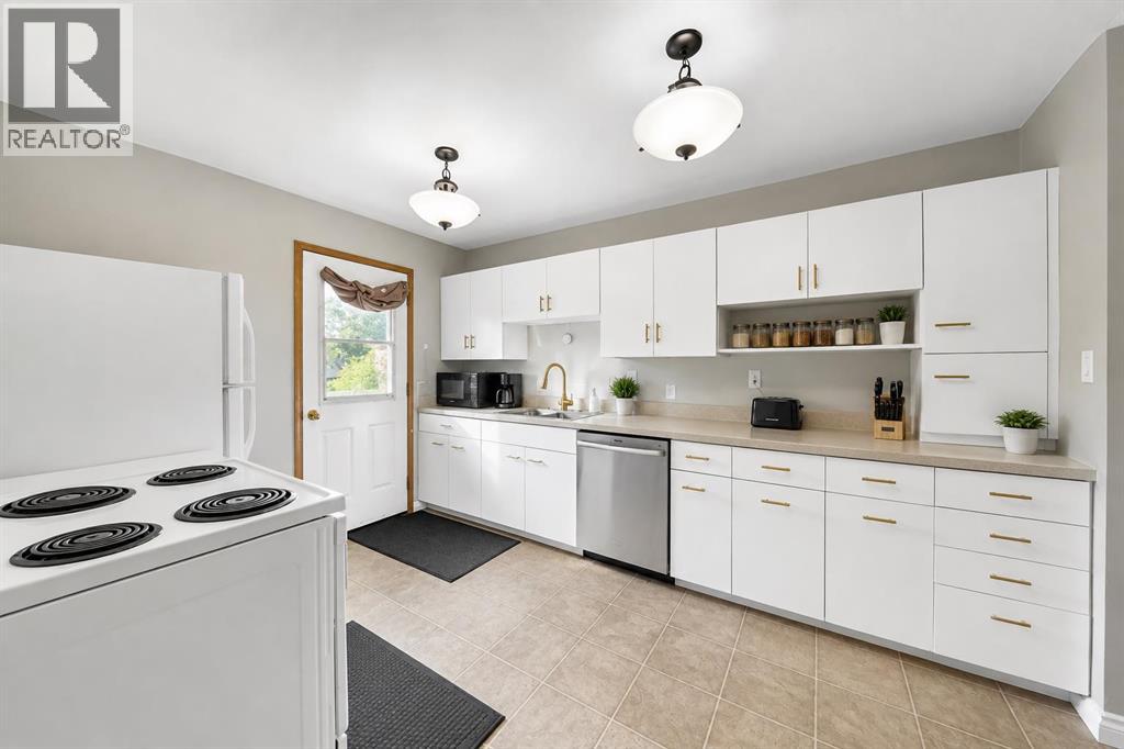 4204 45 Street - Image 9