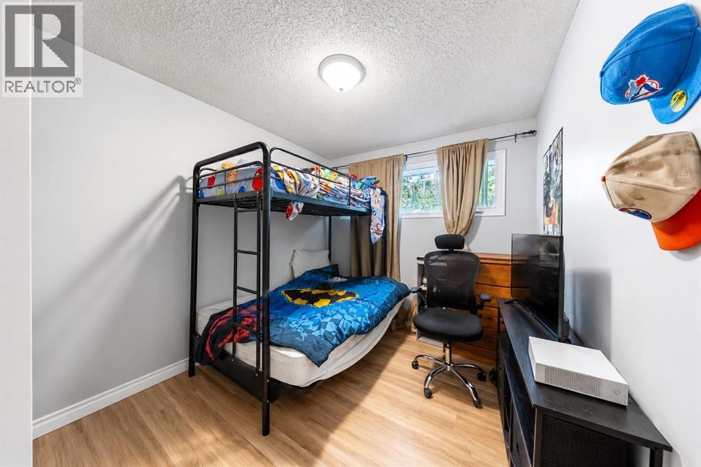 4204 45 Street - Image 13