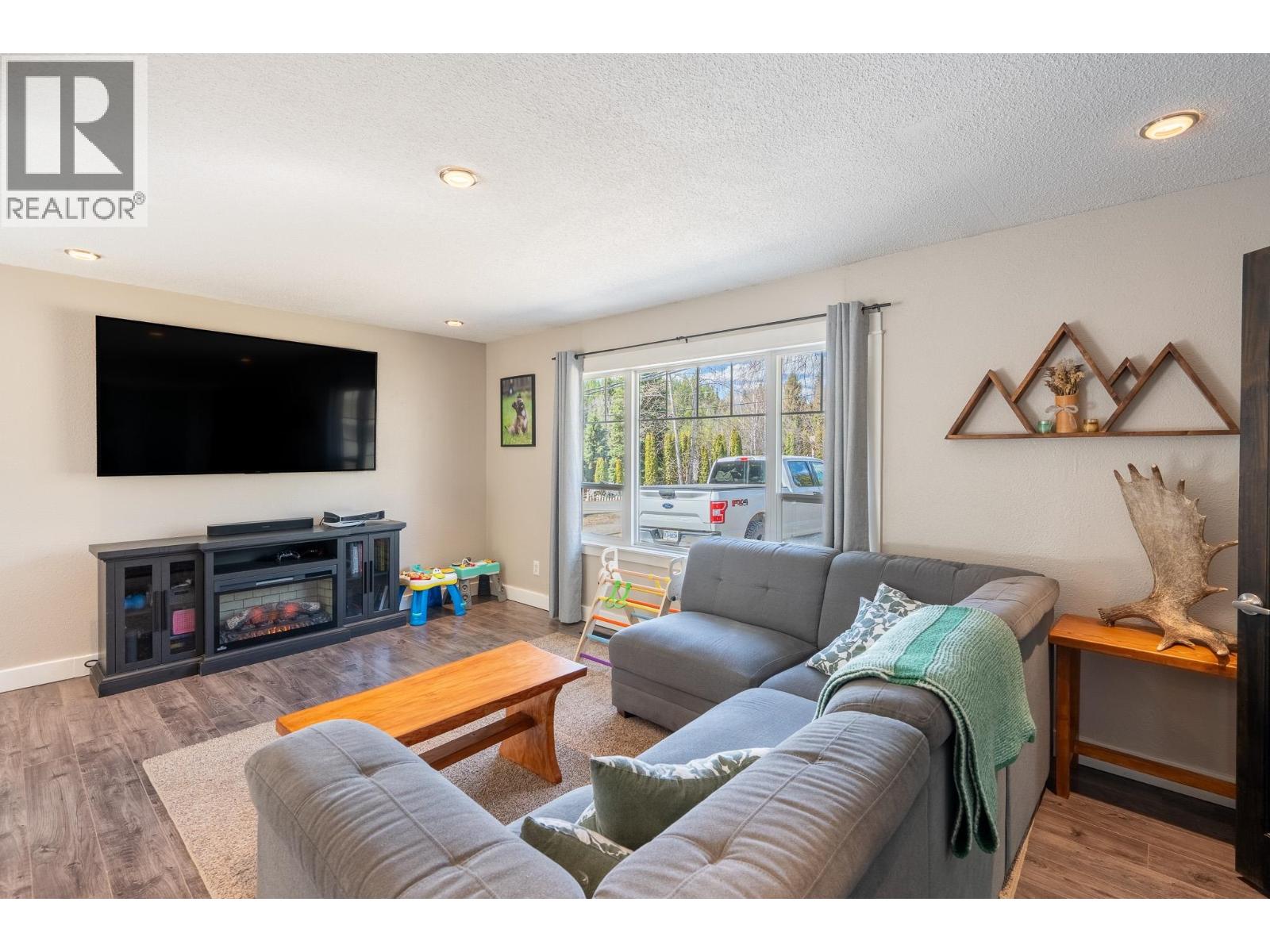 2073 WOODHAVEN DRIVE - 11