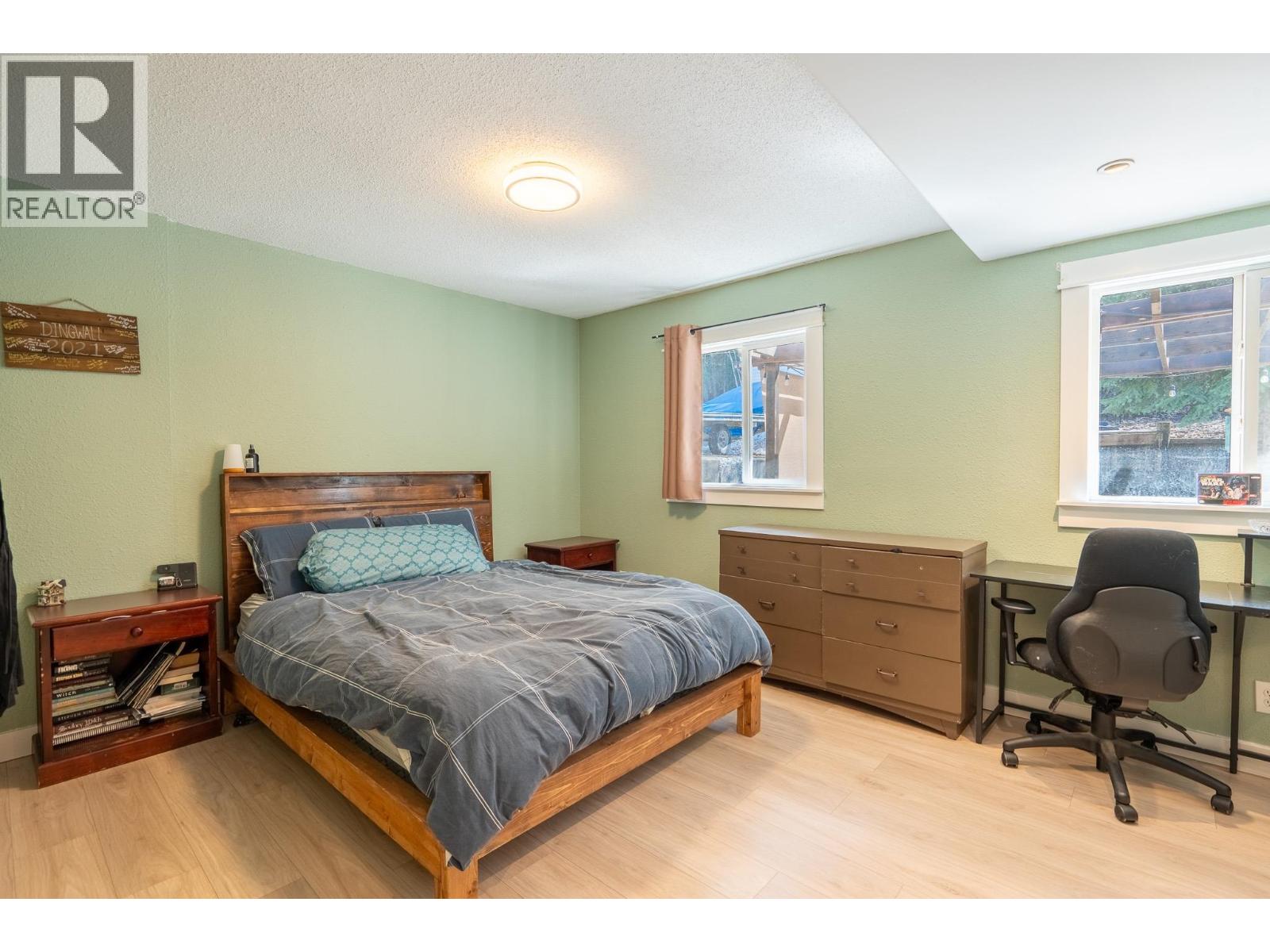 2073 WOODHAVEN DRIVE - 17
