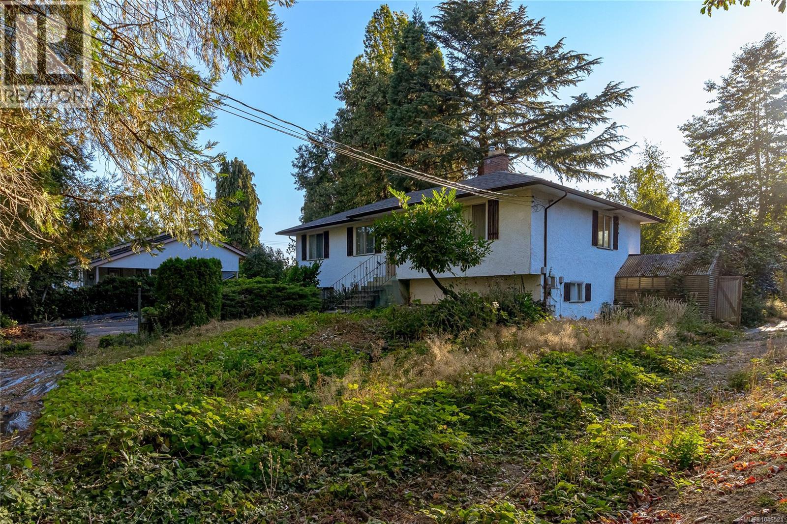  5287 Santa Clara Avenue, Saanich