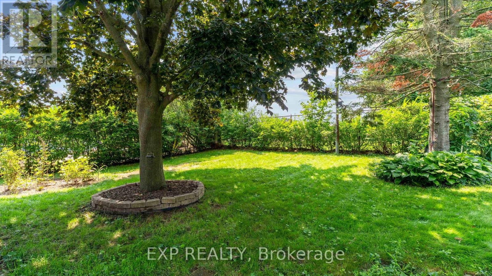 295 TWEEDSMUIR AVENUE - 41