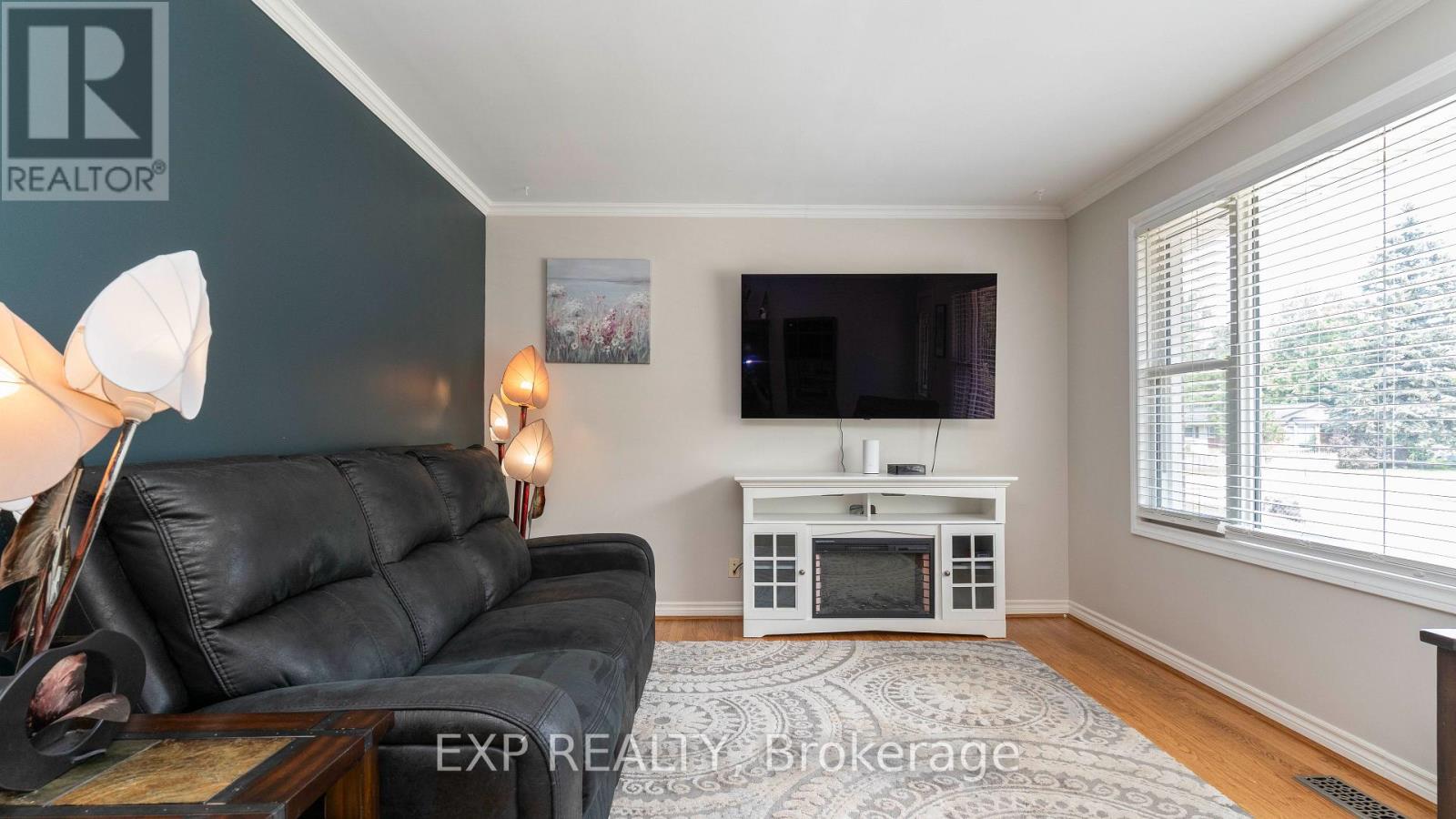 295 TWEEDSMUIR AVENUE - 6