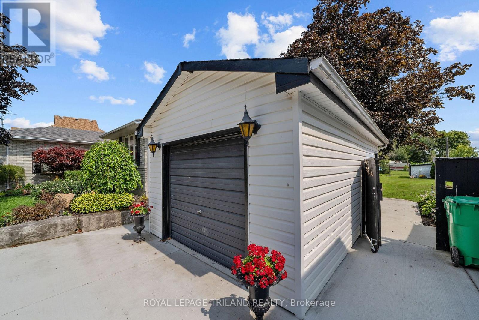 165 VICTORIA STREET - Image 23