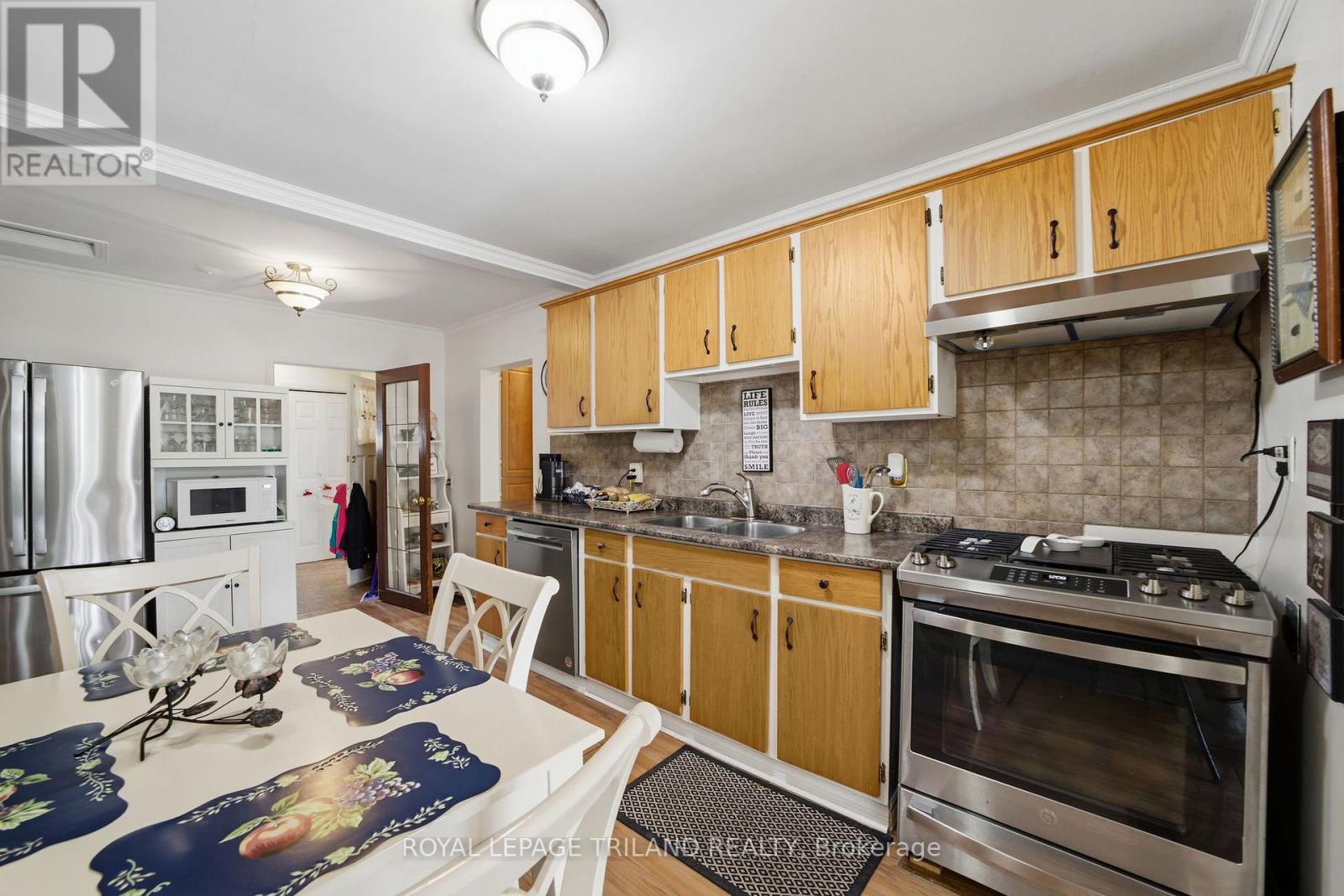 165 VICTORIA STREET - Image 8