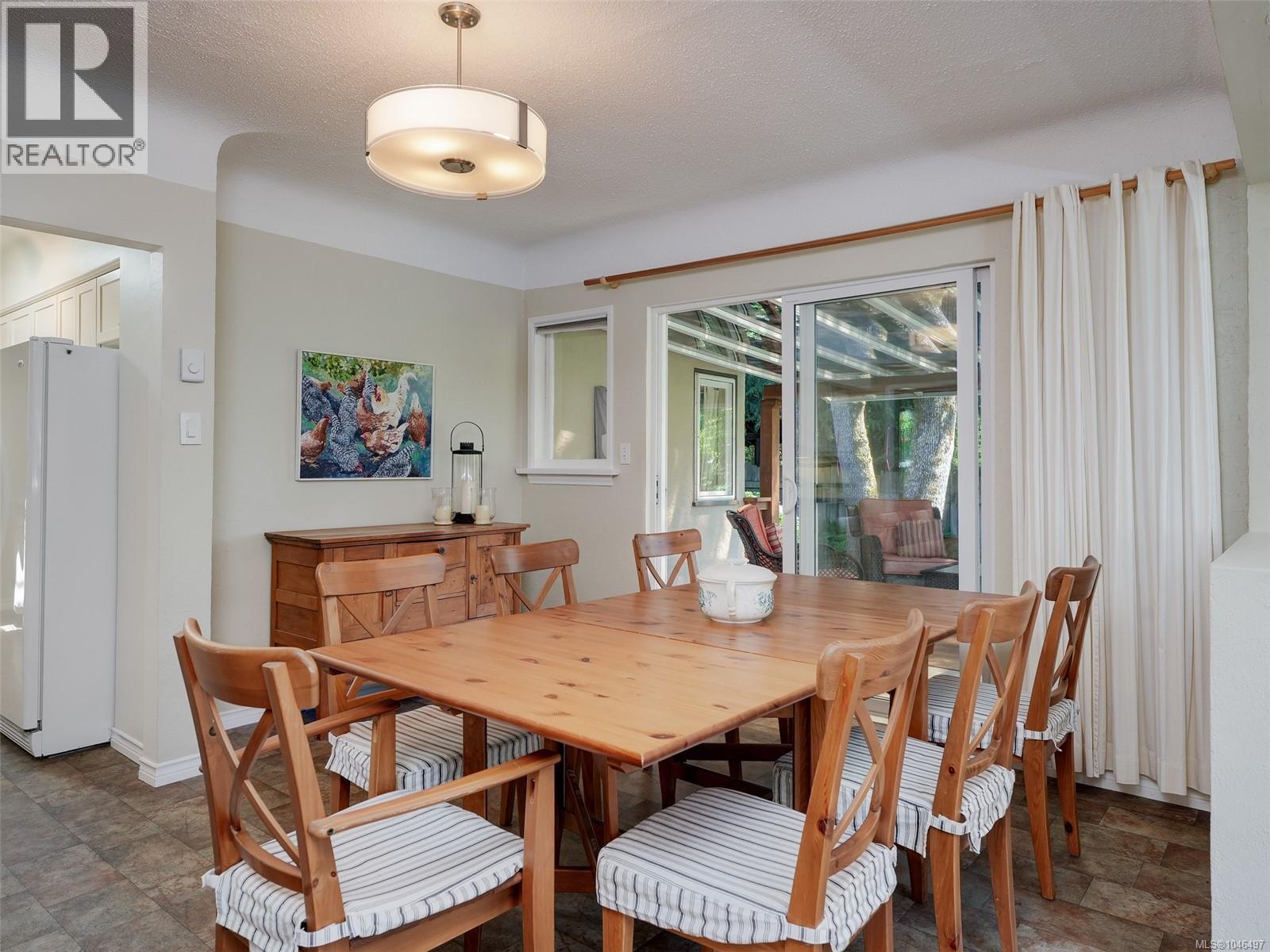 1941 Mayfair Dr - 8