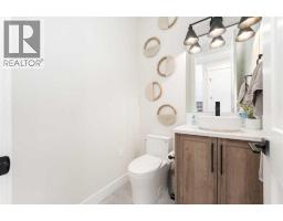 5pc Bathroom - 524 Waterford Grove, Chestermere, AB T1X2Z9 Photo 12